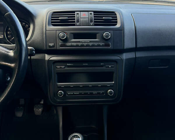 Сірий Шкода Фабія, об'ємом двигуна 1.2 л та пробігом 240 тис. км за 5700 $, фото 13 на Automoto.ua