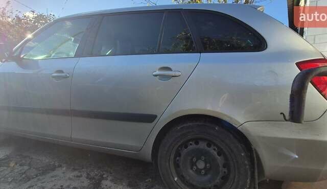 Шкода Фабия 2010 в Борисполе на Automoto.ua Серый Шкода Фабия, объемом двигателя 1.2 л и пробегом 311 тыс. км за 4500 $, фото 2 на Automoto.ua