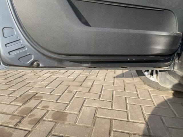 Сірий Шкода Фабія, об'ємом двигуна 1.4 л та пробігом 220 тис. км за 5800 $, фото 9 на Automoto.ua