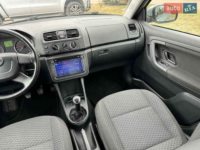 Сірий Шкода Фабія, об'ємом двигуна 1.2 л та пробігом 228 тис. км за 5100 $, фото 21 на Automoto.ua