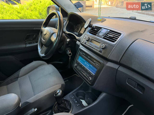 Шкода Фабия 2010 в Одессе на Automoto.ua Серый Шкода Фабия, объемом двигателя 1.2 л и пробегом 260 тыс. км за 5800 $, фото 25 на Automoto.ua