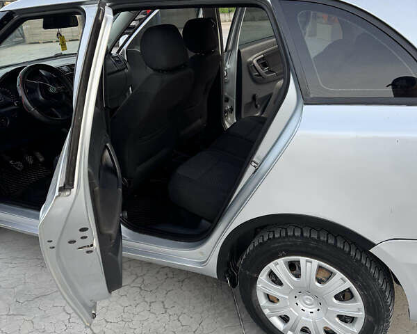 Серый Шкода Фабия, объемом двигателя 1.6 л и пробегом 317 тыс. км за 4350 $, фото 22 на Automoto.ua