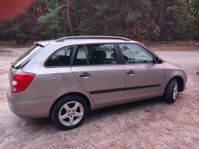 Серый Шкода Фабия, объемом двигателя 1.2 л и пробегом 209 тыс. км за 6500 $, фото 7 на Automoto.ua