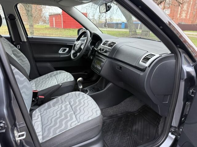 Сірий Шкода Фабія, об'ємом двигуна 0 л та пробігом 170 тис. км за 6000 $, фото 15 на Automoto.ua