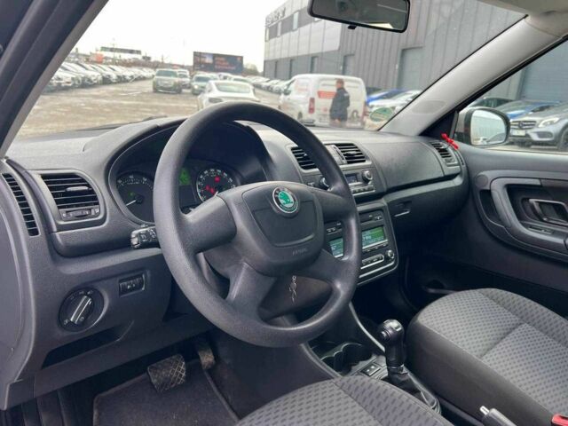 Серый Шкода Фабия, объемом двигателя 1.2 л и пробегом 208 тыс. км за 6990 $, фото 17 на Automoto.ua