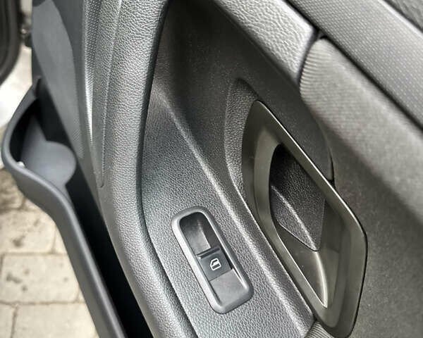 Сірий Шкода Фабія, об'ємом двигуна 1.2 л та пробігом 206 тис. км за 7200 $, фото 11 на Automoto.ua