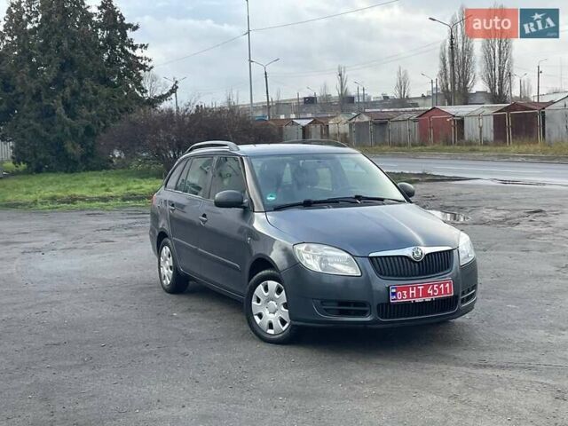 Серый Шкода Фабия, объемом двигателя 1.4 л и пробегом 196 тыс. км за 6000 $, фото 6 на Automoto.ua