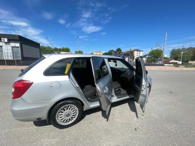 Сірий Шкода Фабія, об'ємом двигуна 1.4 л та пробігом 470 тис. км за 4744 $, фото 3 на Automoto.ua