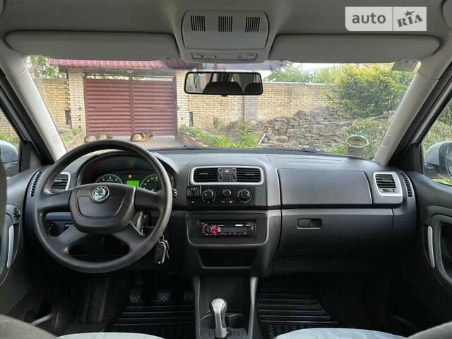 Шкода Фабия 2010 в Виннице на Automoto.ua Серый Шкода Фабия, объемом двигателя 1.4 л и пробегом 110 тыс. км за 6599 $, фото 73 на Automoto.ua