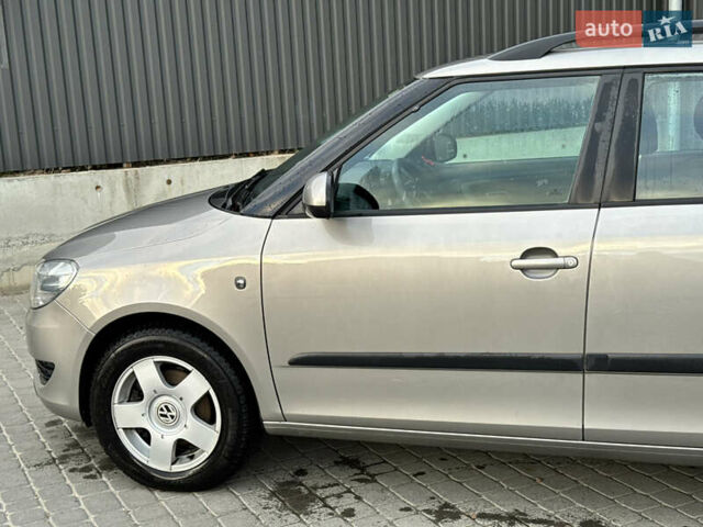 Сірий Шкода Фабія, об'ємом двигуна 1.2 л та пробігом 206 тис. км за 7200 $, фото 3 на Automoto.ua