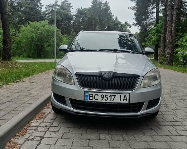 Сірий Шкода Фабія, об'ємом двигуна 1.6 л та пробігом 335 тис. км за 5300 $, фото 2 на Automoto.ua