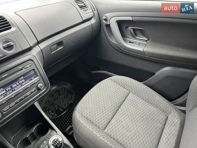 Серый Шкода Фабия, объемом двигателя 1.4 л и пробегом 165 тыс. км за 5800 $, фото 37 на Automoto.ua