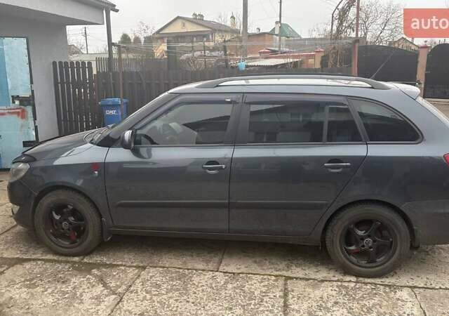 Сірий Шкода Фабія, об'ємом двигуна 1.2 л та пробігом 243 тис. км за 5200 $, фото 1 на Automoto.ua