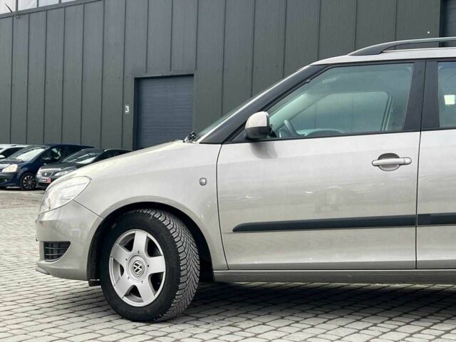 Серый Шкода Фабия, объемом двигателя 1.2 л и пробегом 208 тыс. км за 6990 $, фото 3 на Automoto.ua