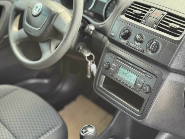 Серый Шкода Фабия, объемом двигателя 1.4 л и пробегом 191 тыс. км за 6200 $, фото 8 на Automoto.ua