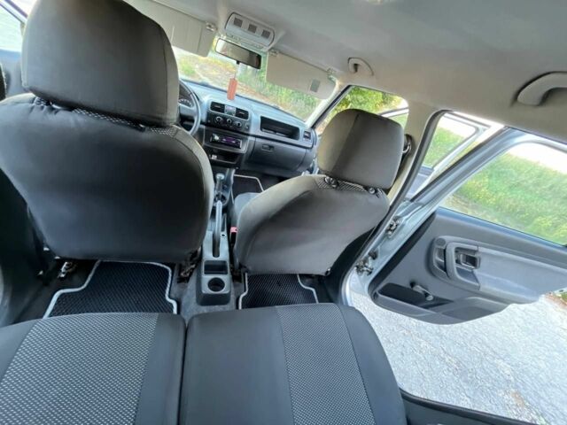 Серый Шкода Фабия, объемом двигателя 1.4 л и пробегом 230 тыс. км за 5200 $, фото 6 на Automoto.ua