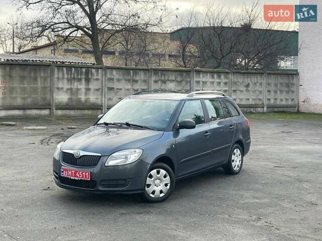 Серый Шкода Фабия, объемом двигателя 1.4 л и пробегом 196 тыс. км за 6000 $, фото 4 на Automoto.ua