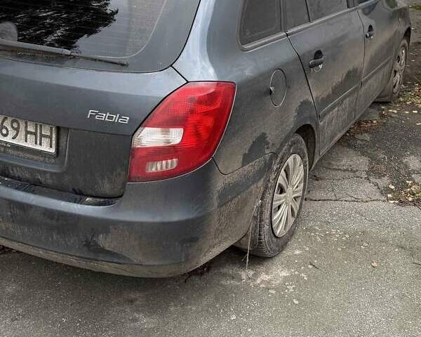 Сірий Шкода Фабія, об'ємом двигуна 1.2 л та пробігом 234 тис. км за 4900 $, фото 2 на Automoto.ua