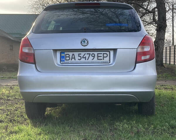 Сірий Шкода Фабія, об'ємом двигуна 1.6 л та пробігом 389 тис. км за 4200 $, фото 2 на Automoto.ua