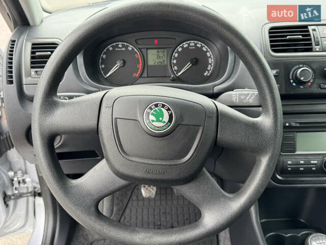 Сірий Шкода Фабія, об'ємом двигуна 1.39 л та пробігом 212 тис. км за 5800 $, фото 11 на Automoto.ua