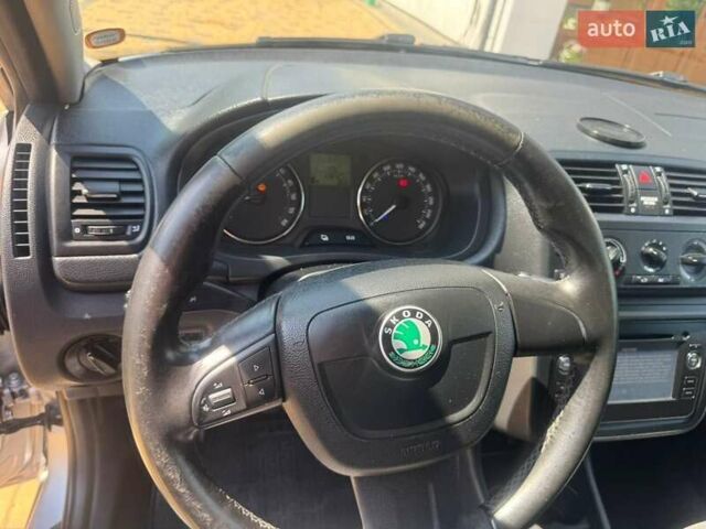 Серый Шкода Фабия, объемом двигателя 1.6 л и пробегом 248 тыс. км за 6400 $, фото 6 на Automoto.ua