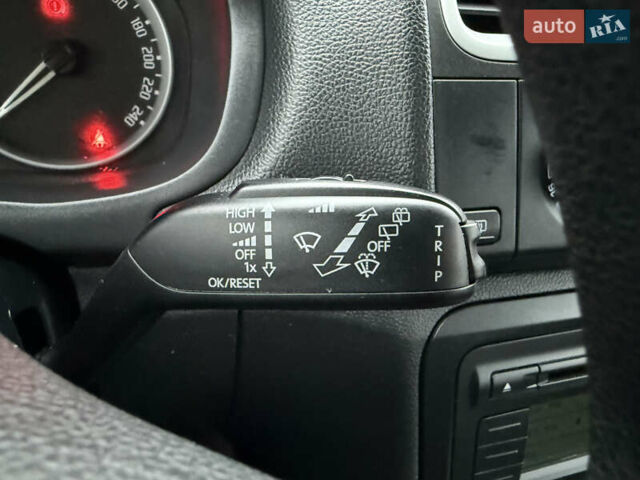 Серый Шкода Фабия, объемом двигателя 0 л и пробегом 170 тыс. км за 6000 $, фото 27 на Automoto.ua