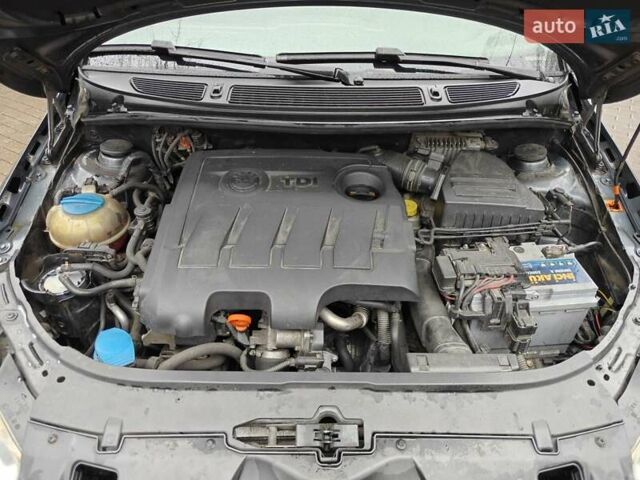 Серый Шкода Фабия, объемом двигателя 1.6 л и пробегом 276 тыс. км за 6150 $, фото 10 на Automoto.ua