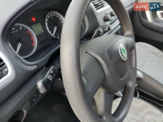 Серый Шкода Фабия, объемом двигателя 1.39 л и пробегом 175 тыс. км за 5900 $, фото 18 на Automoto.ua