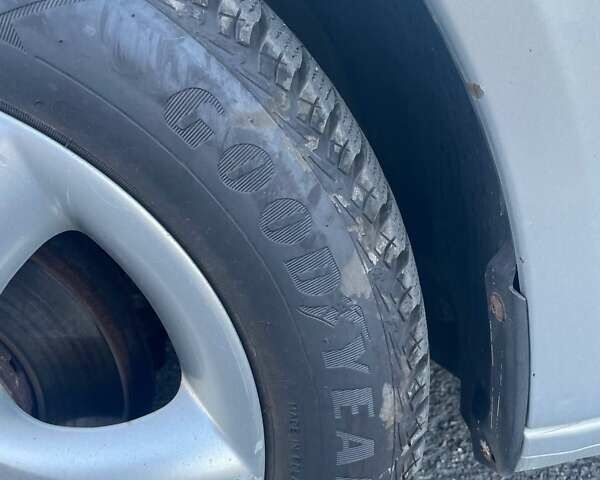 Шкода Фабия 2010 в Ужгороде на Automoto.ua Серый Шкода Фабия, объемом двигателя 1.2 л и пробегом 320 тыс. км за 5700 $, фото 11 на Automoto.ua