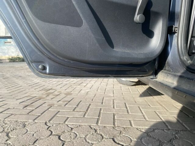 Сірий Шкода Фабія, об'ємом двигуна 1.4 л та пробігом 220 тис. км за 5800 $, фото 7 на Automoto.ua