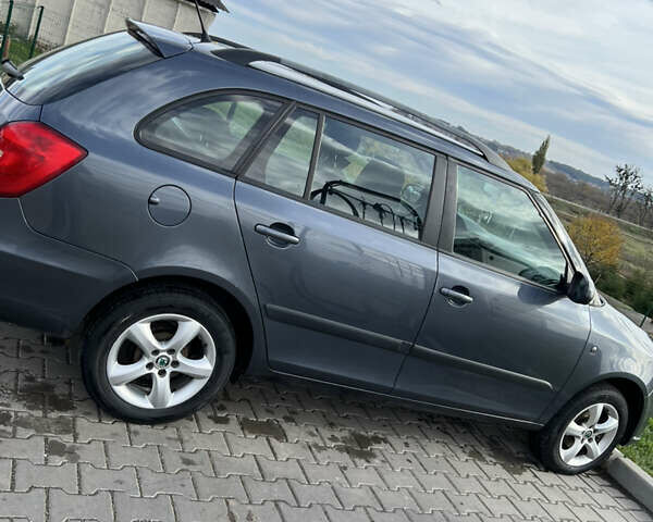 Шкода Фабия 2010 в Шумск на Automoto.ua Серый Шкода Фабия, объемом двигателя 1.2 л и пробегом 248 тыс. км за 5600 $, фото 1 на Automoto.ua