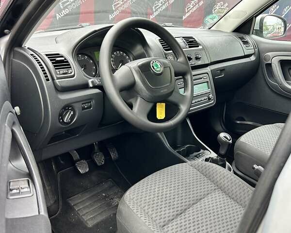 Сірий Шкода Фабія, об'ємом двигуна 1.2 л та пробігом 184 тис. км за 6100 $, фото 21 на Automoto.ua