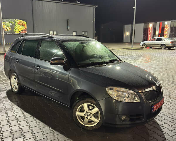 Серый Шкода Фабия, объемом двигателя 1.6 л и пробегом 202 тыс. км за 6500 $, фото 2 на Automoto.ua