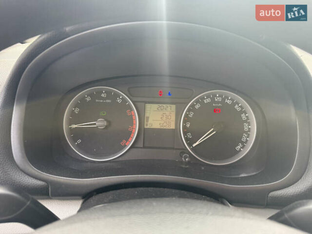 Сірий Шкода Фабія, об'ємом двигуна 1.39 л та пробігом 160 тис. км за 4000 $, фото 11 на Automoto.ua