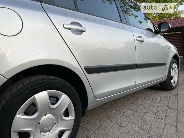 Шкода Фабия 2010 в Виннице на Automoto.ua Серый Шкода Фабия, объемом двигателя 1.4 л и пробегом 110 тыс. км за 6599 $, фото 46 на Automoto.ua