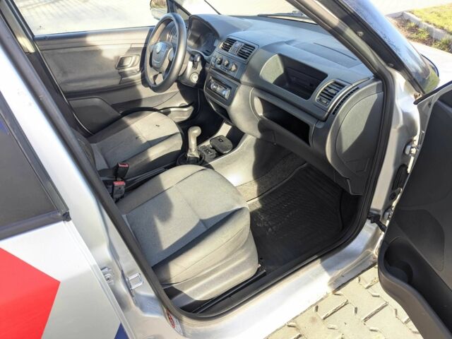 Серый Шкода Фабия, объемом двигателя 1.9 л и пробегом 286 тыс. км за 1999 $, фото 10 на Automoto.ua