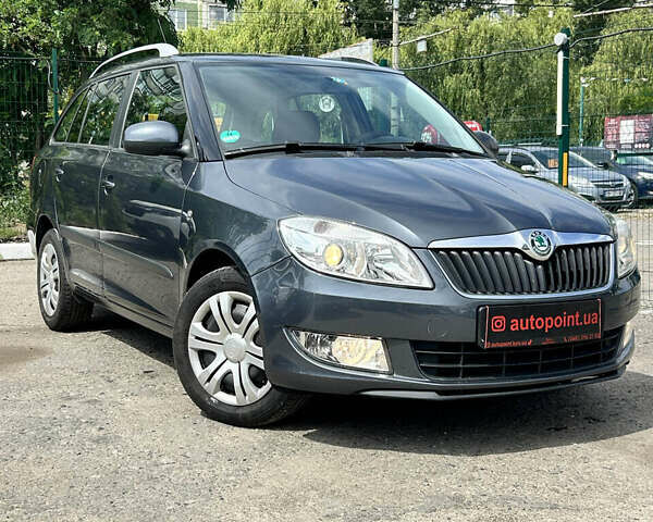 Серый Шкода Фабия, объемом двигателя 1.2 л и пробегом 179 тыс. км за 6100 $, фото 1 на Automoto.ua