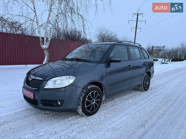 Серый Шкода Фабия, объемом двигателя 0 л и пробегом 170 тыс. км за 6000 $, фото 2 на Automoto.ua