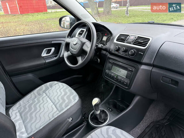 Серый Шкода Фабия, объемом двигателя 0 л и пробегом 170 тыс. км за 6000 $, фото 29 на Automoto.ua