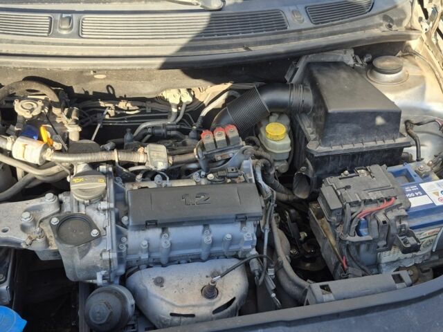 Шкода Фабия 2010 в Борисполе на Automoto.ua Серый Шкода Фабия, объемом двигателя 1.2 л и пробегом 311 тыс. км за 4500 $, фото 11 на Automoto.ua