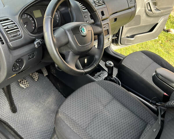 Шкода Фабия 2010 в Шумск на Automoto.ua Серый Шкода Фабия, объемом двигателя 1.2 л и пробегом 248 тыс. км за 5600 $, фото 10 на Automoto.ua