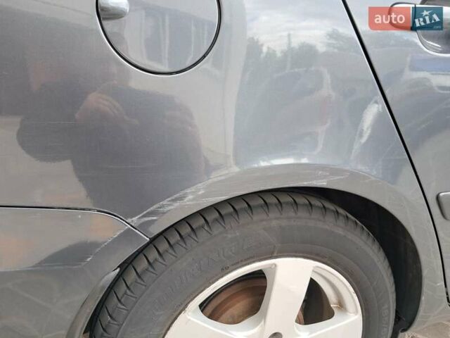 Серый Шкода Фабия, объемом двигателя 1.2 л и пробегом 190 тыс. км за 4450 $, фото 3 на Automoto.ua
