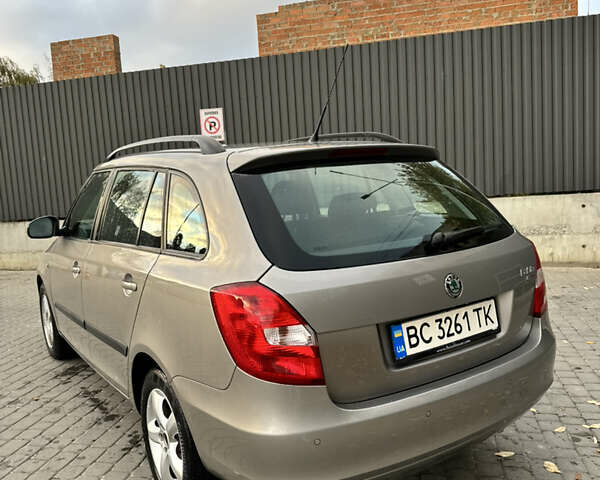 Сірий Шкода Фабія, об'ємом двигуна 1.2 л та пробігом 206 тис. км за 7200 $, фото 6 на Automoto.ua