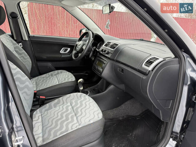 Серый Шкода Фабия, объемом двигателя 0 л и пробегом 170 тыс. км за 6000 $, фото 23 на Automoto.ua