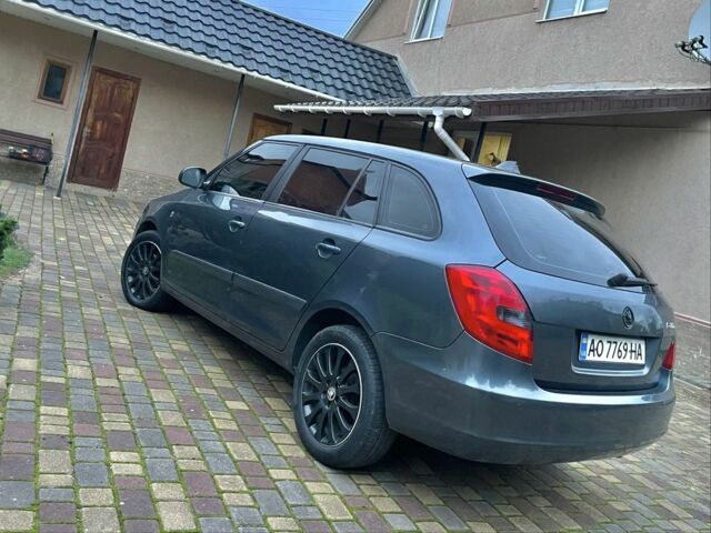 Серый Шкода Фабия, объемом двигателя 1.6 л и пробегом 373 тыс. км за 5199 $, фото 2 на Automoto.ua