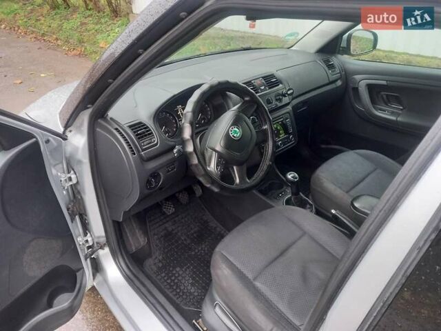 Сірий Шкода Фабія, об'ємом двигуна 1.6 л та пробігом 264 тис. км за 6400 $, фото 7 на Automoto.ua
