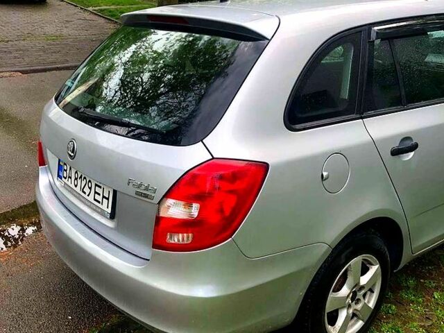 Сірий Шкода Фабія, об'ємом двигуна 1.2 л та пробігом 325 тис. км за 3200 $, фото 5 на Automoto.ua