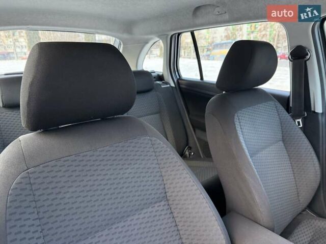 Серый Шкода Фабия, объемом двигателя 1.2 л и пробегом 227 тыс. км за 4800 $, фото 34 на Automoto.ua