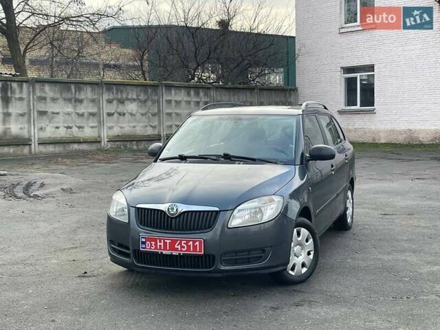 Серый Шкода Фабия, объемом двигателя 1.4 л и пробегом 196 тыс. км за 6000 $, фото 5 на Automoto.ua