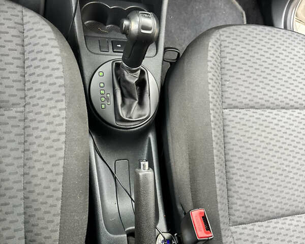 Сірий Шкода Фабія, об'ємом двигуна 1.2 л та пробігом 206 тис. км за 7200 $, фото 17 на Automoto.ua